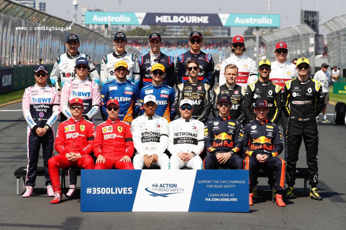 The 2019 drivers pose for the start-of-season photo