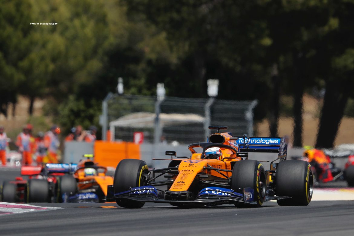 Carlos Sainz, McLaren MCL34, leads Lando Norris, McLaren MCL34
