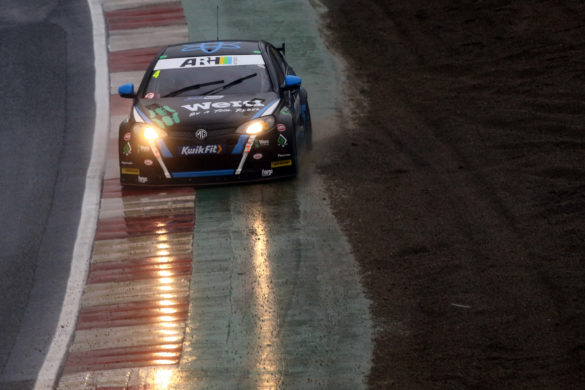 Sam Osborne (GBR) Excelr8 Motorsport MG