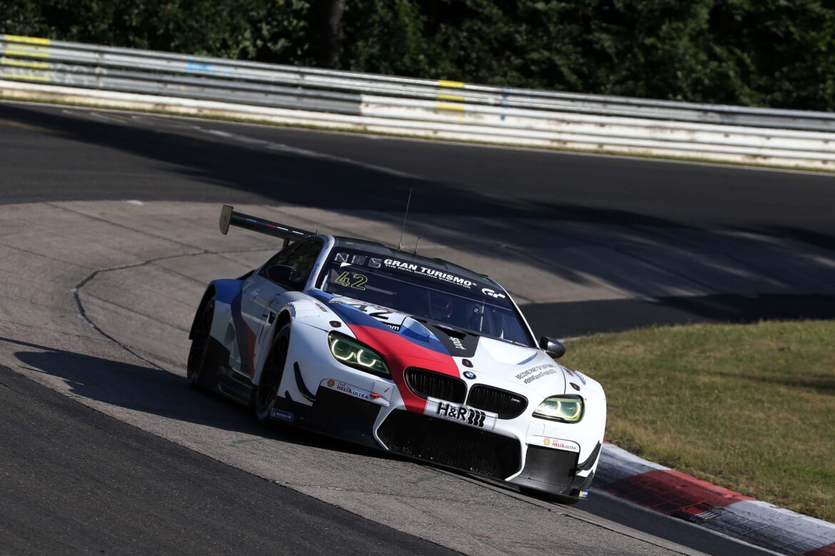P90393217_highRes_nuerburgring-ger-11t