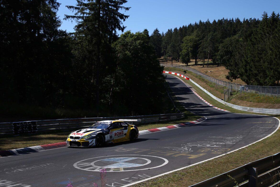 P90394860_highRes_nuerburgring-ger-31t
