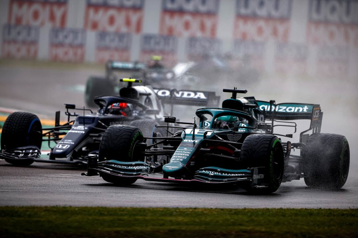 Lance Stroll, Aston Martin AMR21, leads Pierre Gasly, AlphaTauri AT02