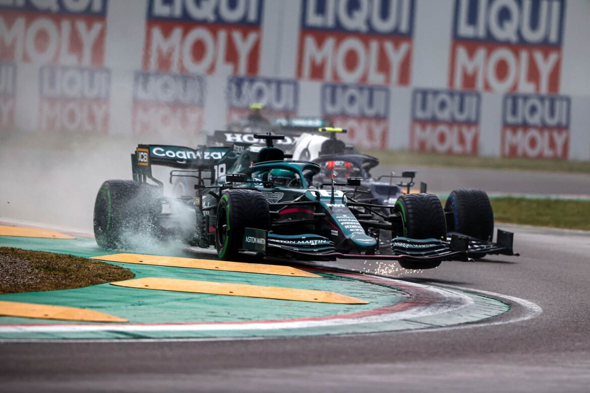 Lance Stroll, Aston Martin AMR21, leads Pierre Gasly, AlphaTauri AT02