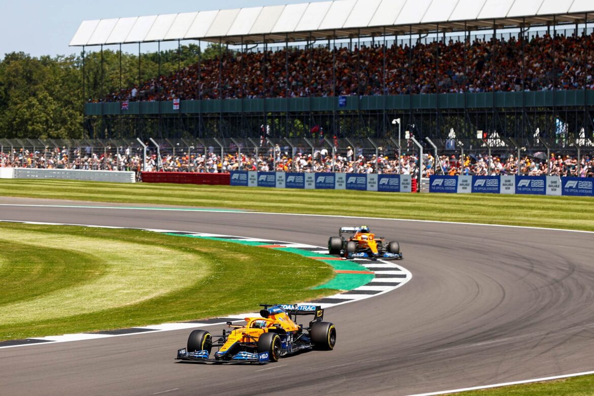 Daniel Ricciardo, McLaren MCL35M, leads Lando Norris, McLaren MCL35M
