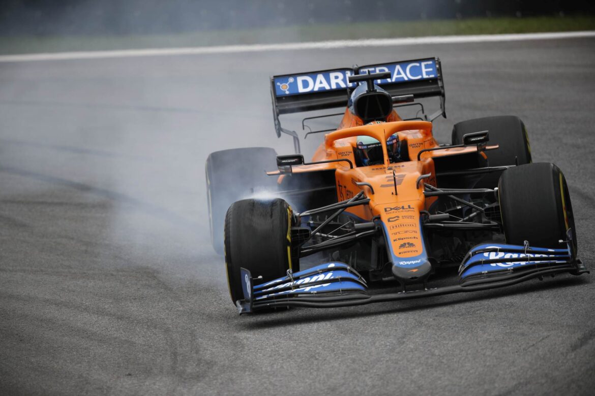 Daniel Ricciardo, McLaren MCL35M head on