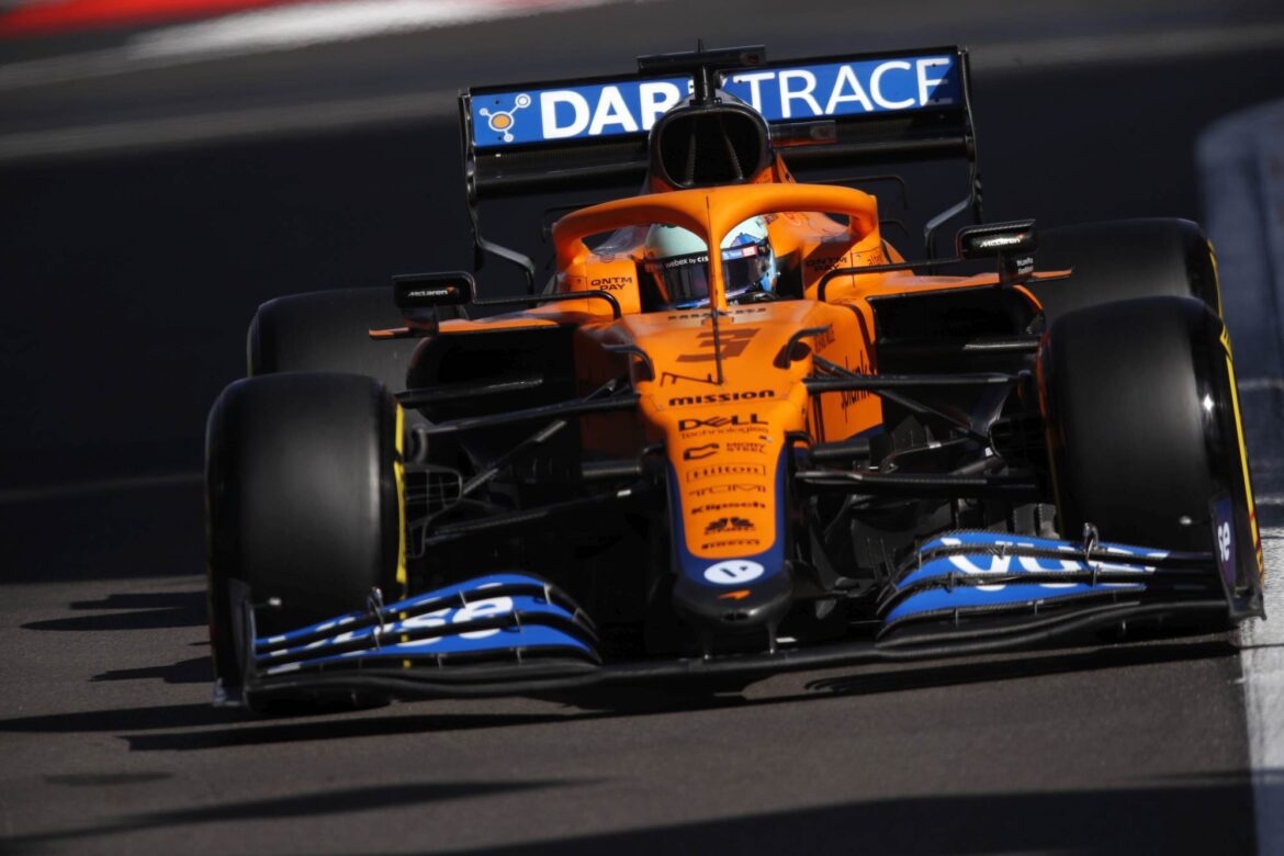 Daniel Ricciardo, McLaren MCL35M head on