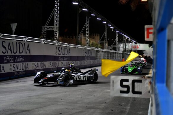 Edoardo Mortara (CHE), ROKiT Venturi Racing, Silver Arrow 02 Winner
