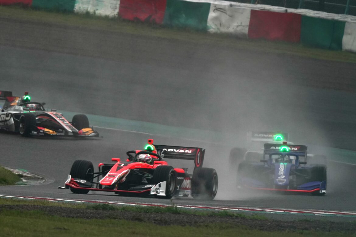 Super Formula Suzuka 2022 Tomoki Nojiri Sacha Fenestraz