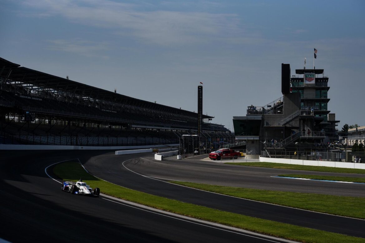 Graham Rahal – Indianapolis 500 Practice – By_ James Black_Large Image Without Watermark_m57715