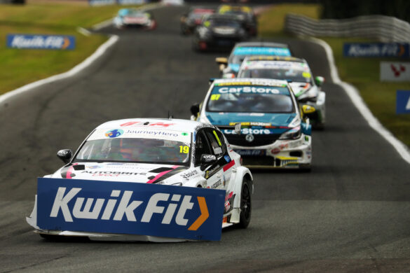 Bobby Thompson (GBR) – Autobrite Direct with JourneyHero Cupra Leon
