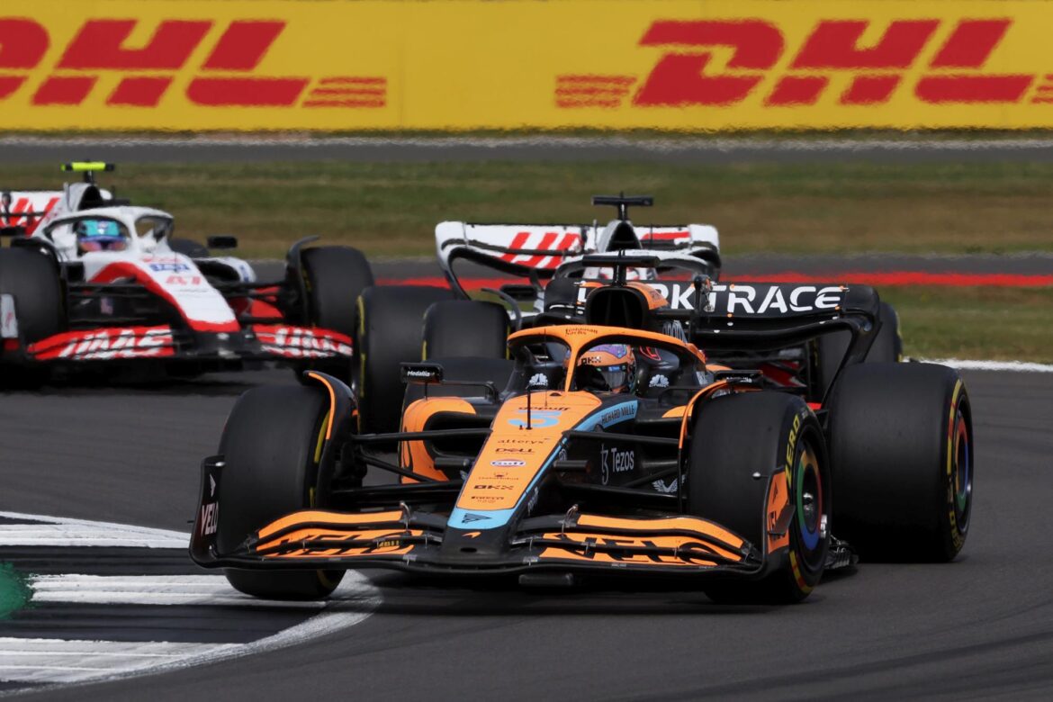 F1_Silverstone_22_11