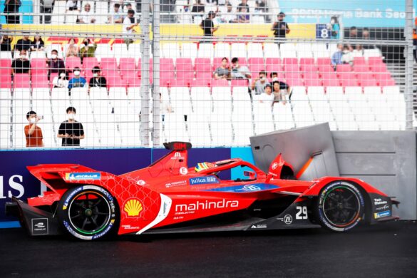 Alexander Sims (GBR), Mahindra Racing, Mahindra M7Electro, after his crash