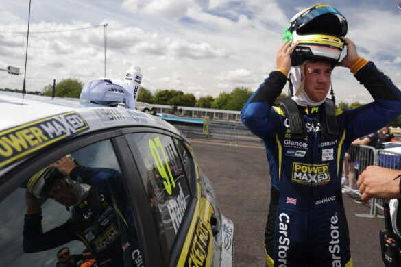 Ash Hand (GBR) – CarStore with Power Maxed Racing Vauxhall Astra