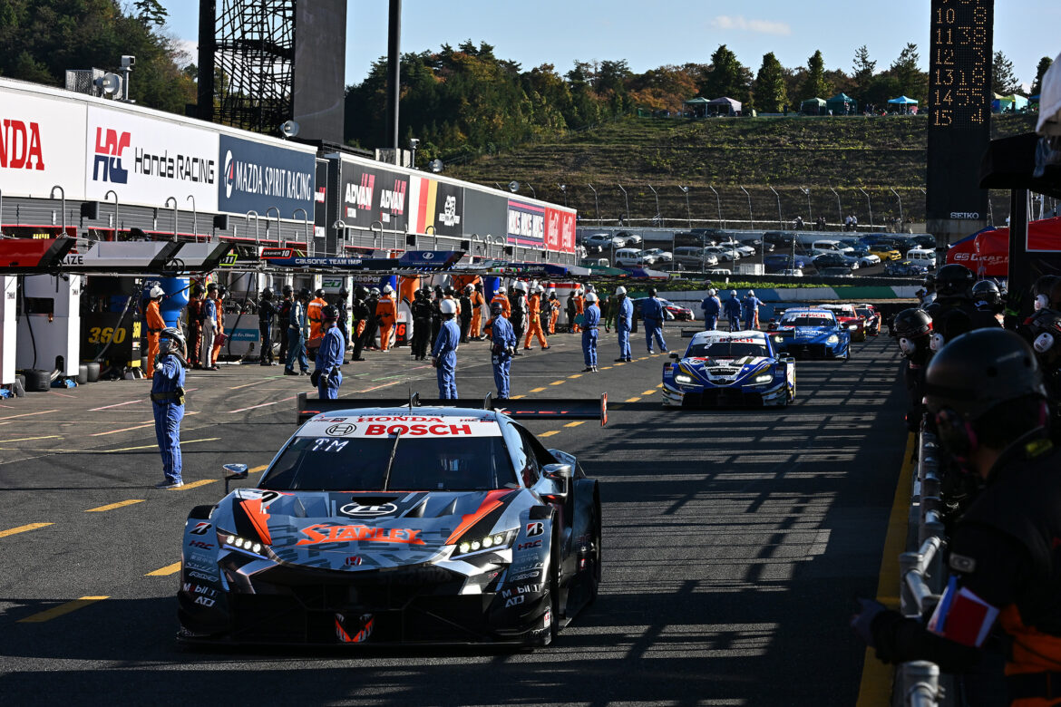 Super GT Motegi 2022 Pits