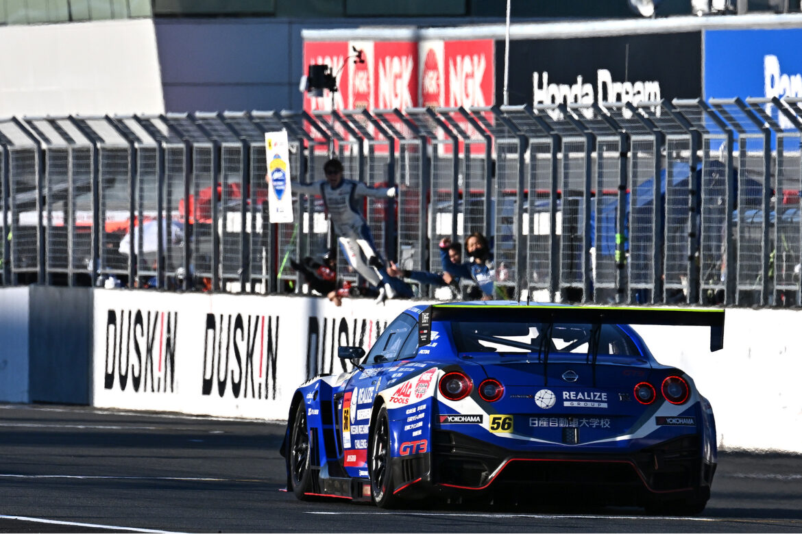Super GT Motegi 2022 REALIZE NISSAN MECHANIC CHALLENGE GT-R Finish