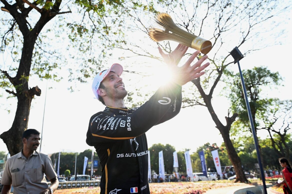 Jean-Eric Vergne, DS Penske, 1st position, with his trophy