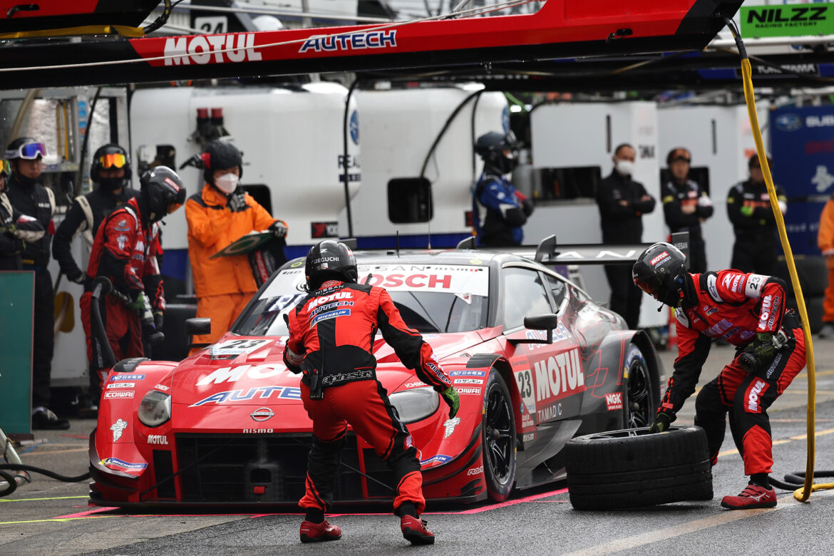 SUPER GT Okayama 2023 Motul Autech Z Pit Stop
