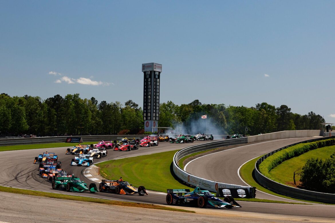 Romain Grosjean leads start of the Children_s of Alabama Indy Grand Prix – By_ Joe Skibinski_Large Image Without Watermark_m78003