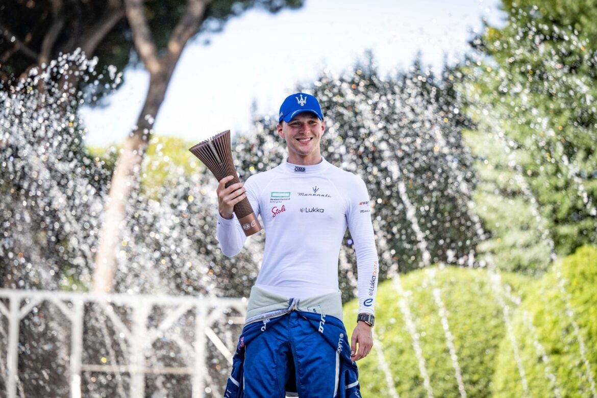 Maximilian Gunther, Maserati MSG Racing, 3rd position, with his trophy