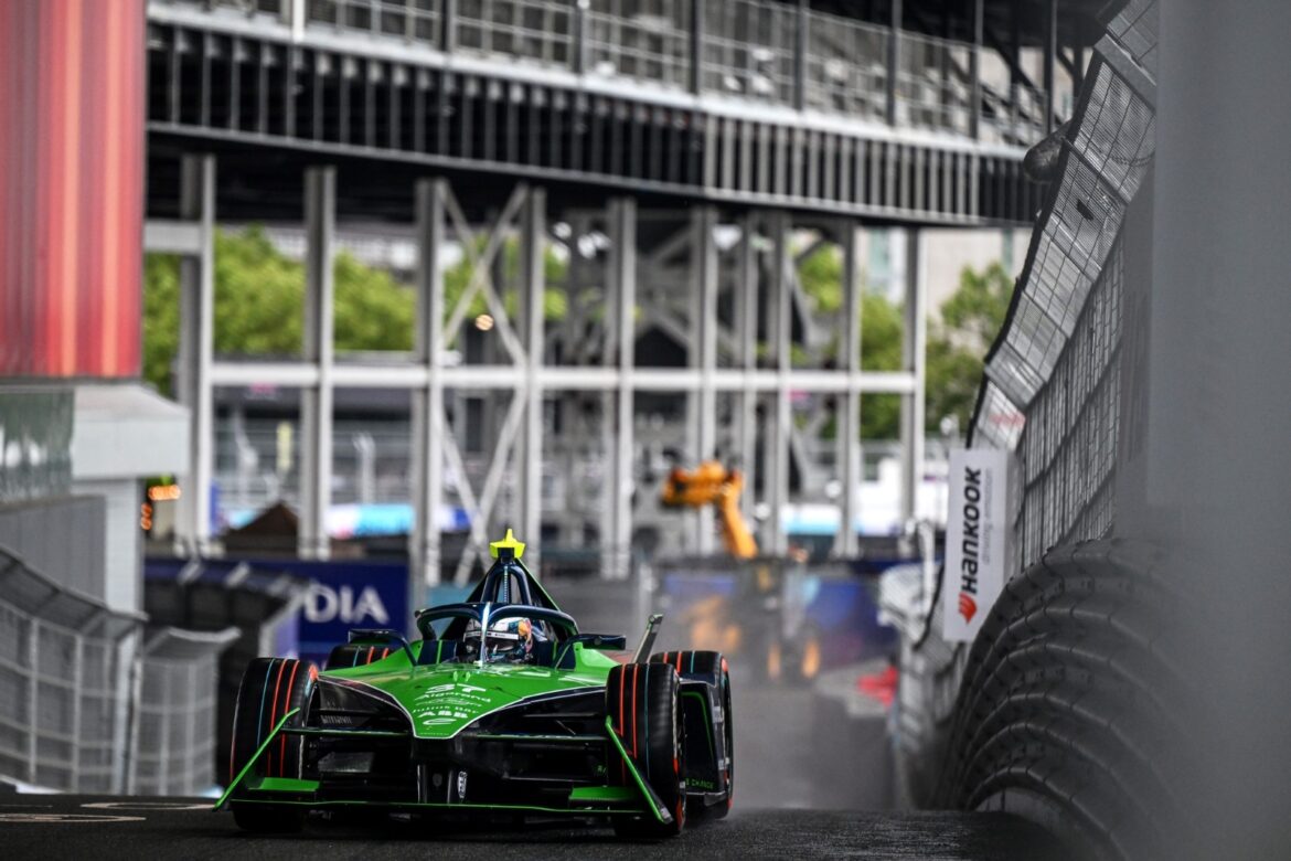Nick Cassidy, Envision Racing, Jaguar I-TYPE 6