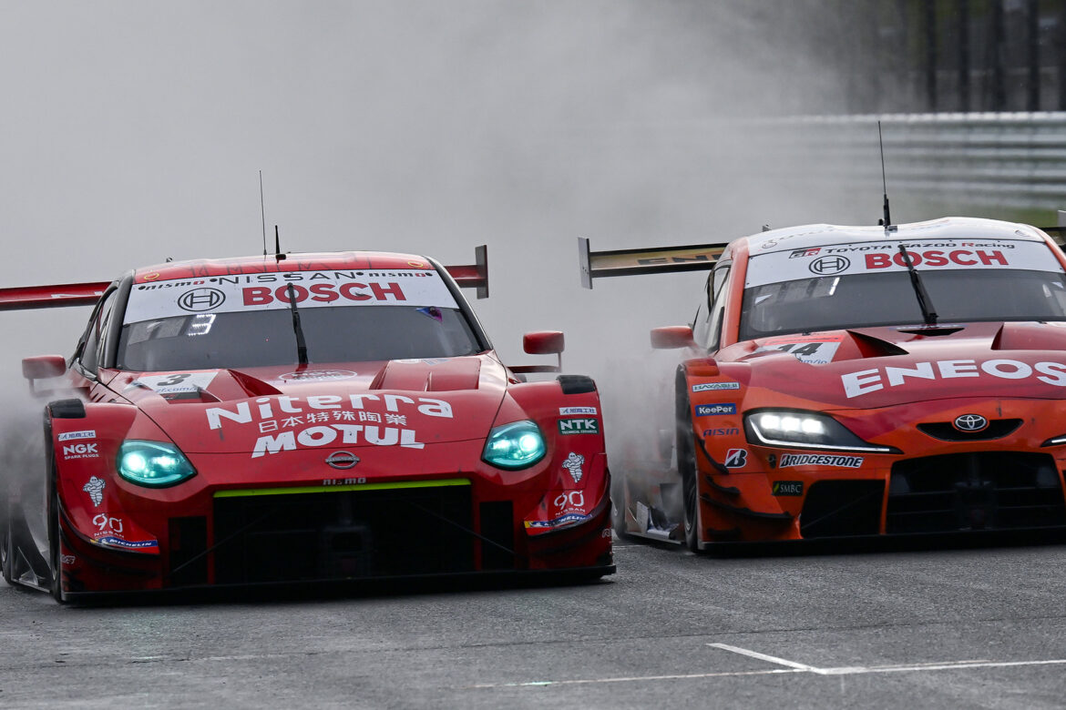 SUPER GT Fuji 2023 Niterra Motul Z ENEOS X PRIME GR Supra Lead Battle
