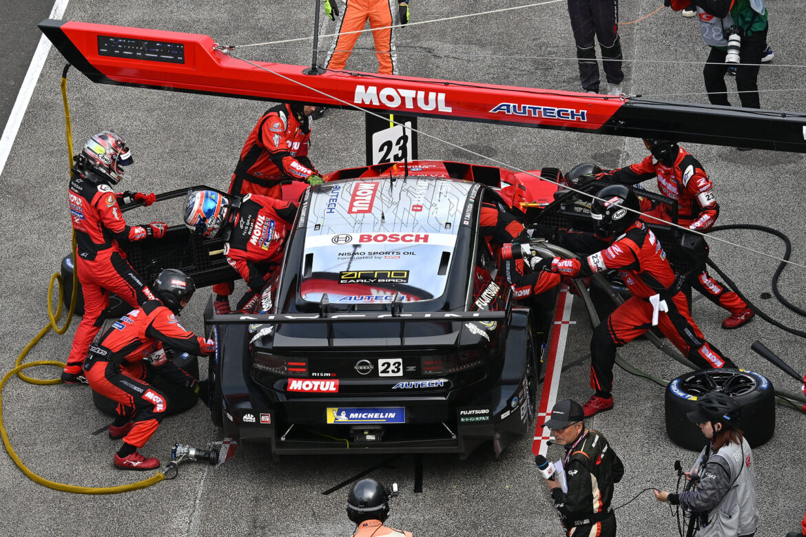 SUPER GT Sportsland SUGO 2023 Motul Autech Z Pit Stop