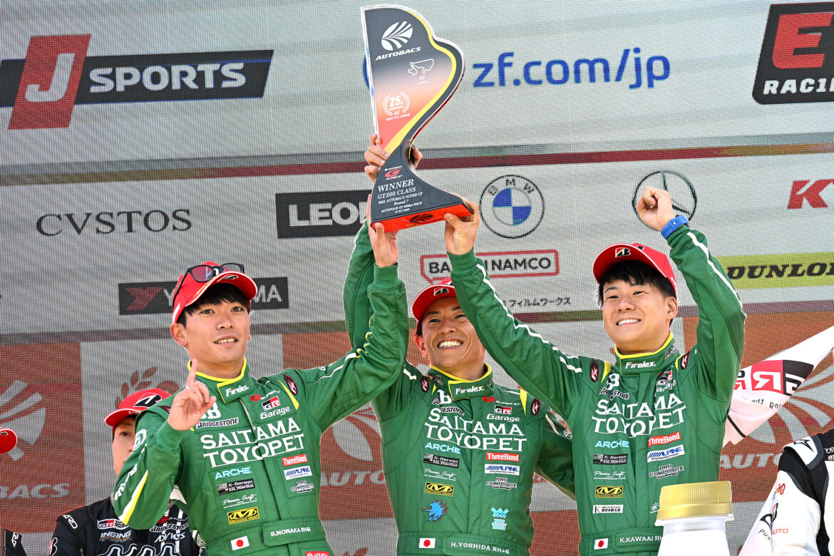 SUPER GT Autopolis 2023 Hiroki Yoshida Kohta Kawaai Seita Nonaka Podium