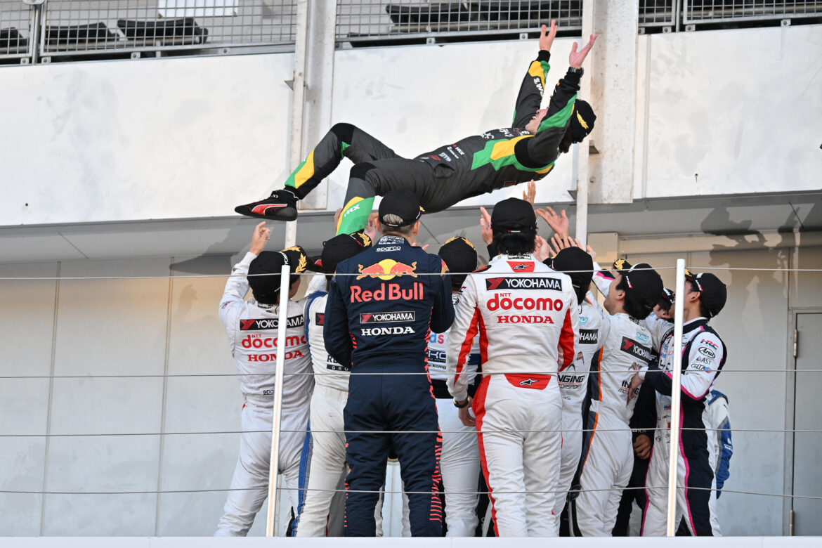 Super Formula Suzuka 2023 Ritomo Miyata Champion Celebration