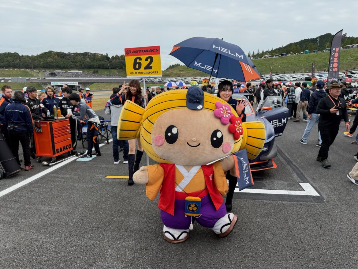 SUPER GT Motegi 2025 Helm Motorsport GT-R Grid